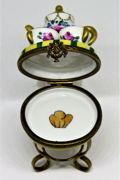 LIMOGES FRANCE BOX ~ PV ~ TABLE & TEAPOT & TEACUPS ~ LE 134/250 ~ PEINT MAIN