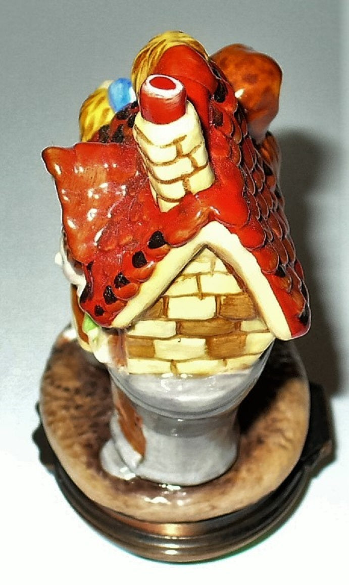 HALCYON DAYS ENAMEL BOX - OLD WOMAN LIVED IN A SHOE BONBONNIERE - NURSERY RHYMES
