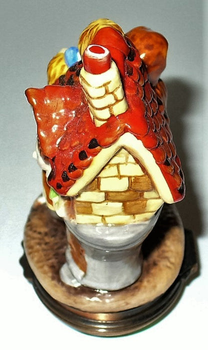 HALCYON DAYS ENAMEL BOX - OLD WOMAN LIVED IN A SHOE BONBONNIERE - NURSERY RHYMES