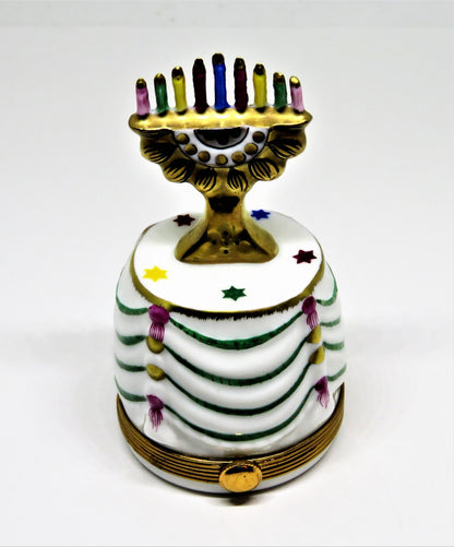 LIMOGES FRANCE BOX - PIERRE ARQUIE - HANUKKAH MENORAH ON A TABLE - JUDAICA - LE