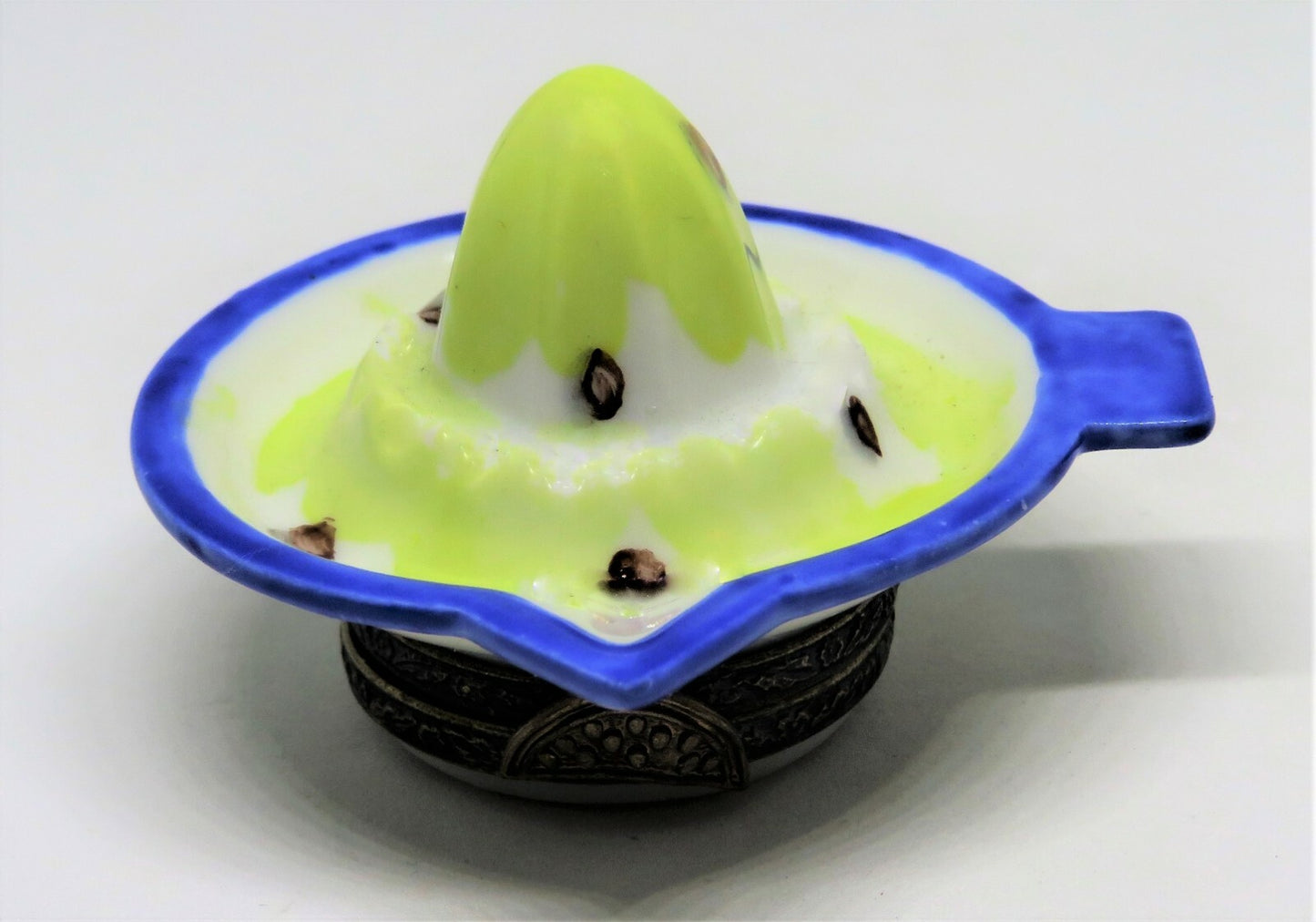 LIMOGES FRANCE BOX ~ CITRUS REAMER -JUICER~ LEMONS ~ LIMES ~ FRUITS ~ PEINT MAIN
