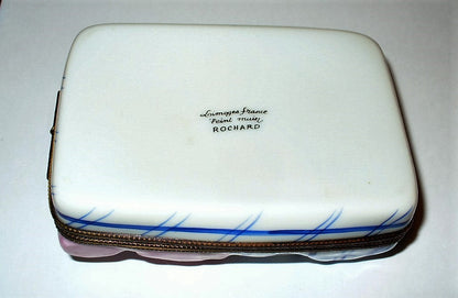 LIMOGES FRANCE BOX ~ ROCHARD ~ COUPLE IN BED ~ WEDDING RINGS INSIDE ~ANNIVERSARY
