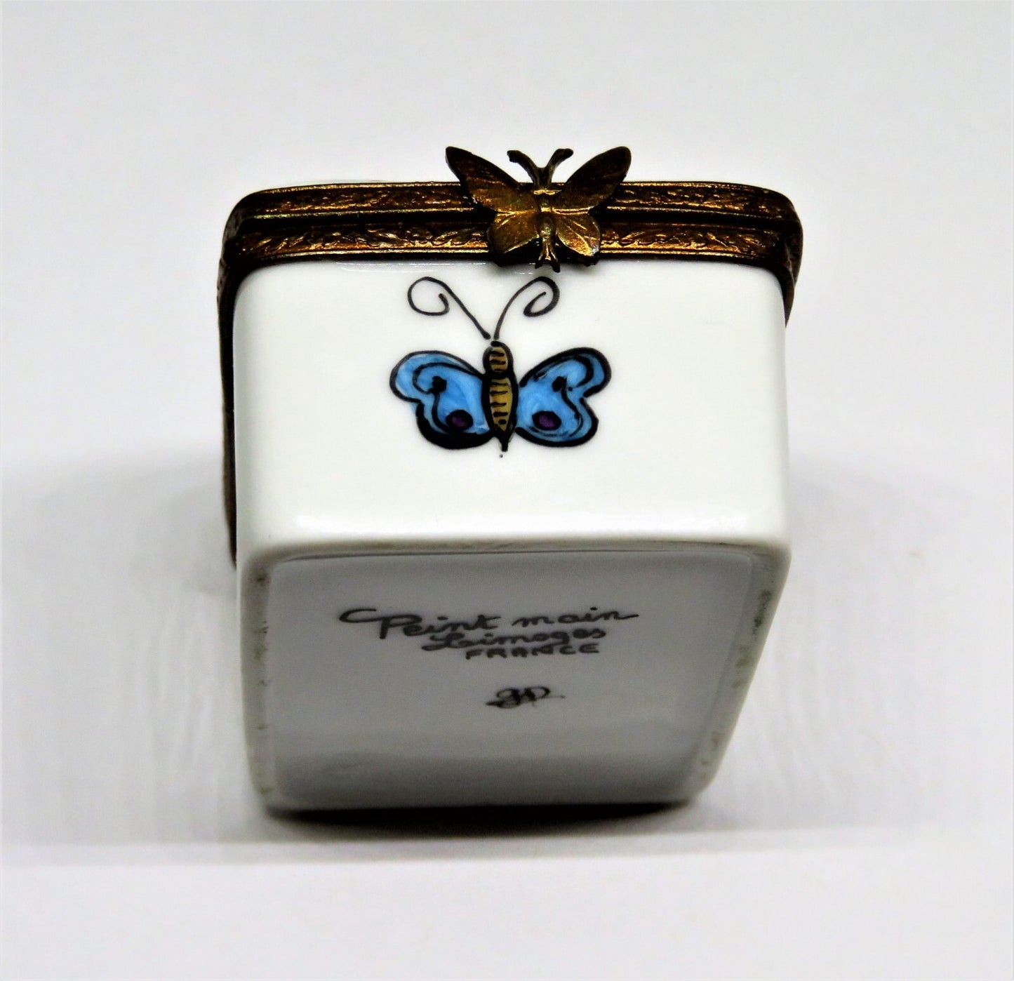 LIMOGES FRANCE BOX - BUTTERFLY & DRAGONFLY RECTANGLE - BUTTERFLY CLASP - INSECTS