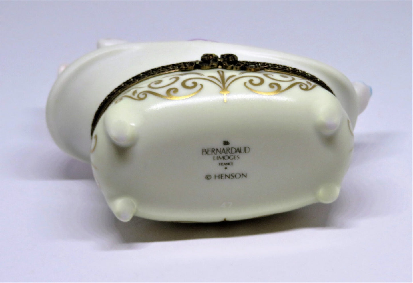 LIMOGES BOX- MISS PIGGY & DOG FOO-FOO IN A BUBBLE BATH - MUPPETS - SESAME STREET