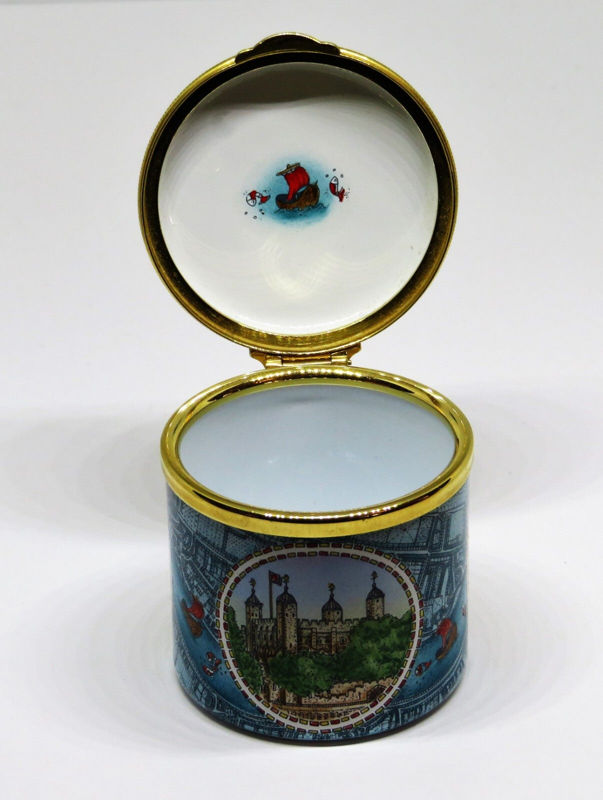 STAFFORDSHIRE ENGLISH ENAMEL BOX - LONDON LANDMARKS - TOWER OF LONDON - BIG BEN