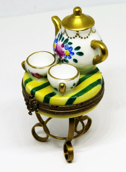 LIMOGES FRANCE BOX ~ PV ~ TABLE & TEAPOT & TEACUPS ~ LE 134/250 ~ PEINT MAIN