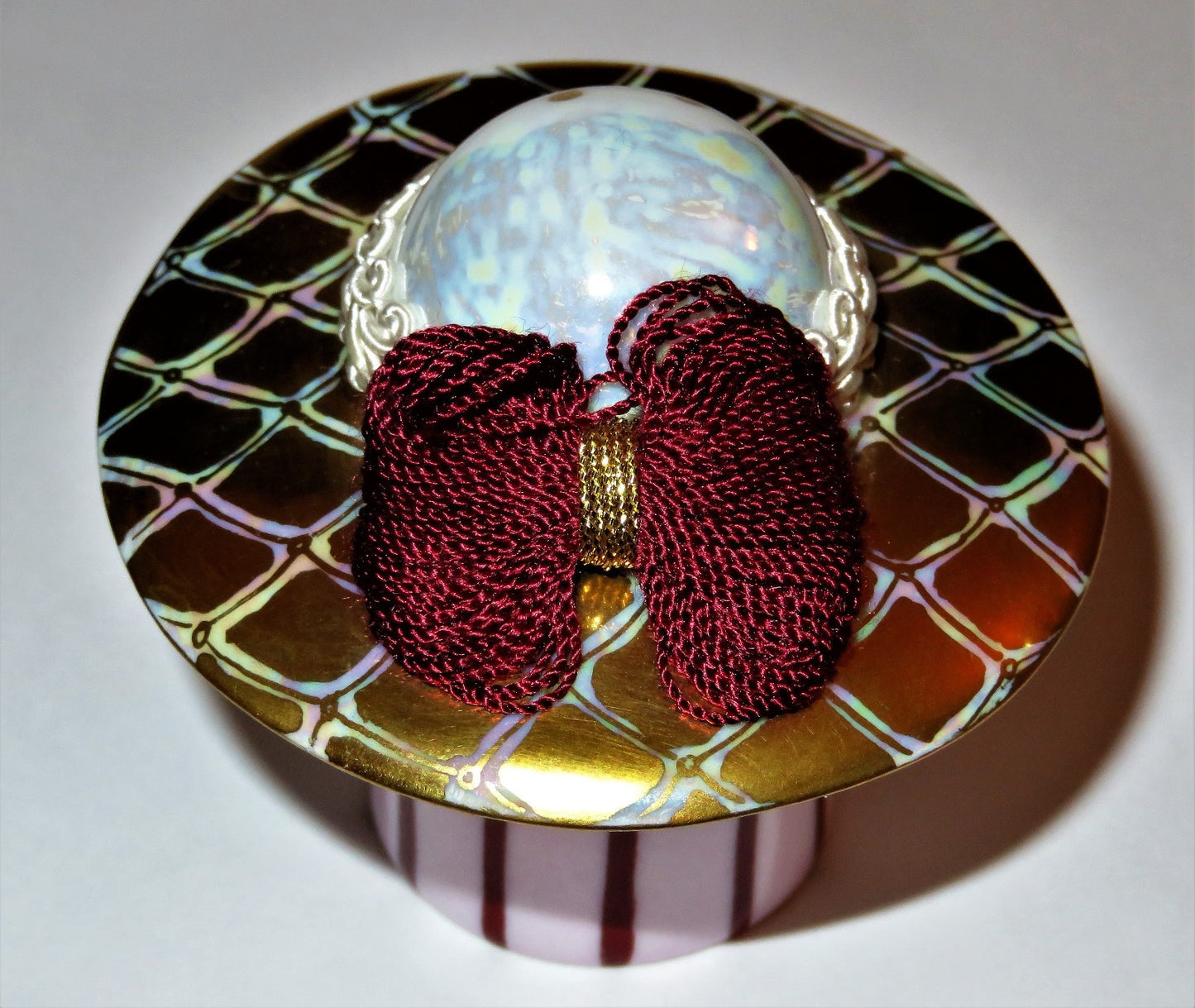 LIMOGES FRANCE BOX ~ PARIS HAT ~ FIONA SAUNDERS ~ BRAID & FABRIC BOW ~ LE 47/300