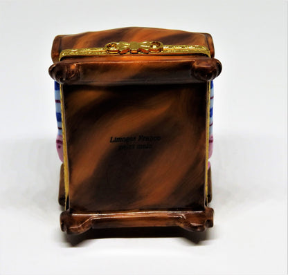 LIMOGES FRANCE BOX ~ TABBY CAT ASLEEP ON A BED ~ KITTEN ~ KITTY ~ PEINT MAIN