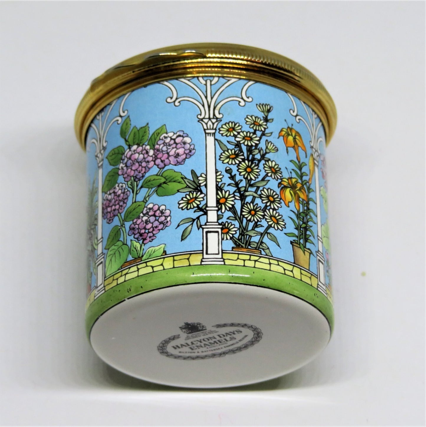 HALCYON DAYS ENAMEL BOX - GARDEN - GREENHOUSE - FLOWERS - DAISY - ROSE - LILY