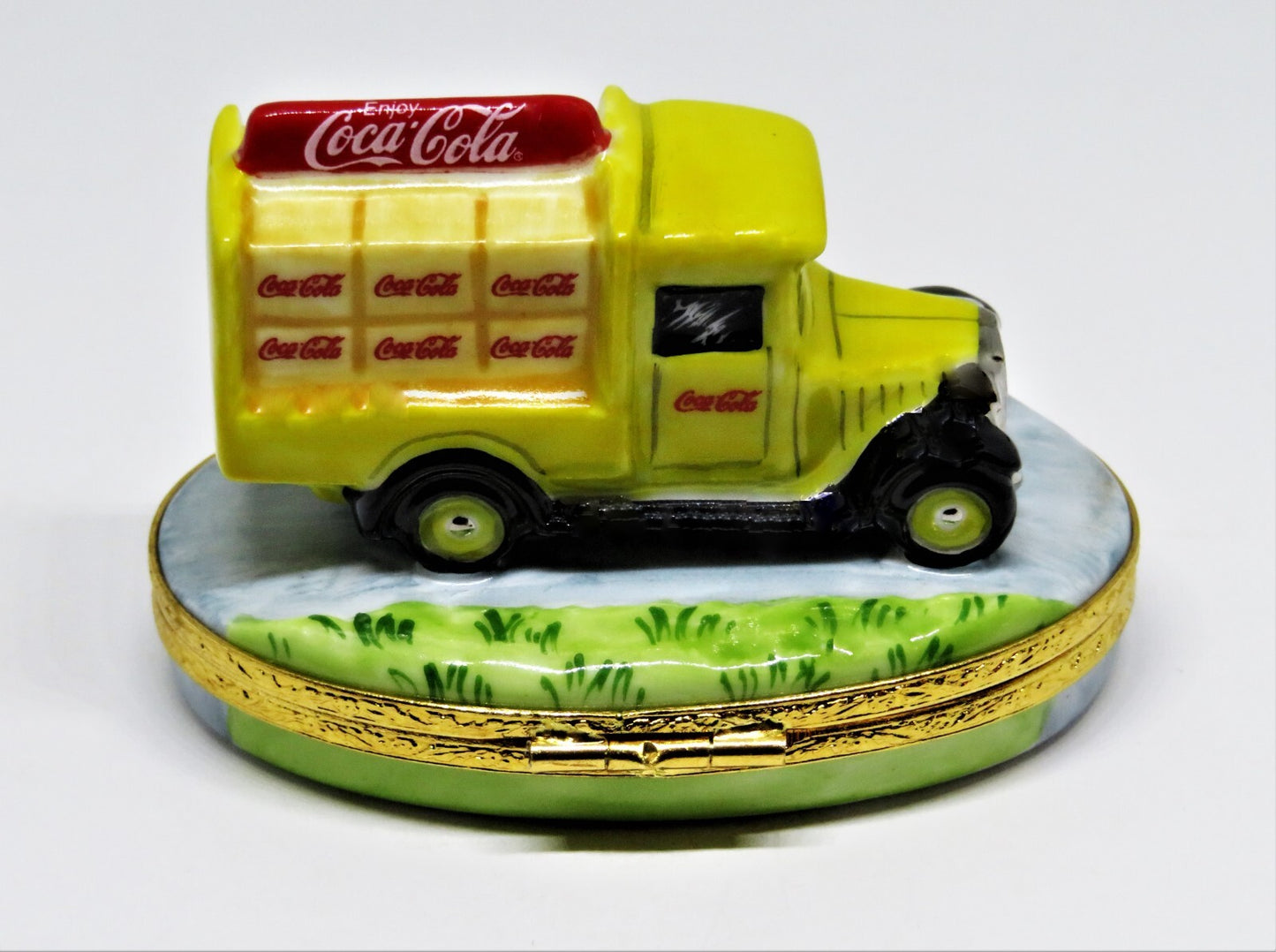 LIMOGES FRANCE BOX -ARTORIA- OLD-FASHIONED COCA-COLA DELIVERY TRUCK - COKE -RARE