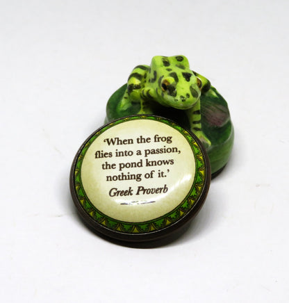 HALCYON DAYS ENAMEL BOX - SPOTTED GREEN & YELLOW FROG BONBONNIERE - WATER LILY