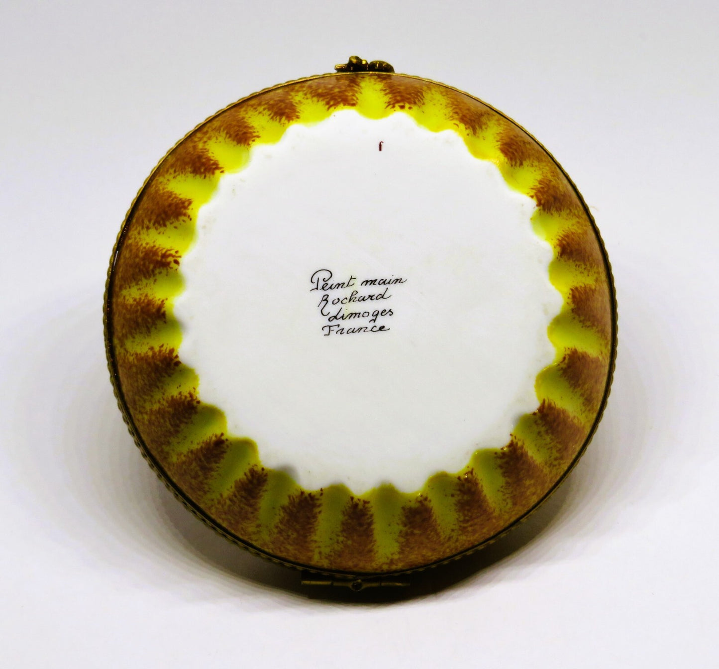 LIMOGES FRANCE BOX - ROCHARD - STRAWBERRY TART & BEE CLASP - PIE - DESSERT