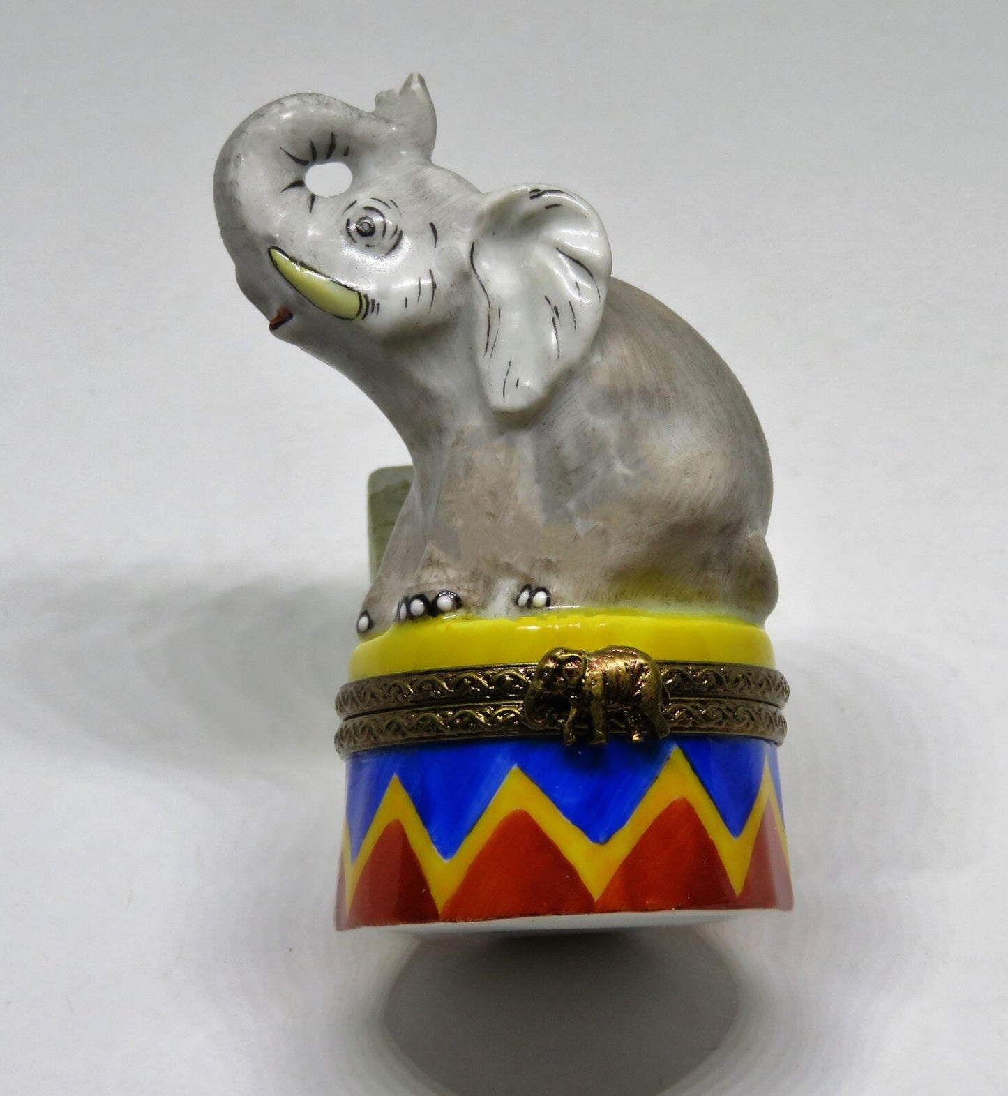 LIMOGES FRANCE BOX ~ PARRY-VIEILLE ~ CIRCUS ELEPHANT & STAND ~ PEINT MAIN