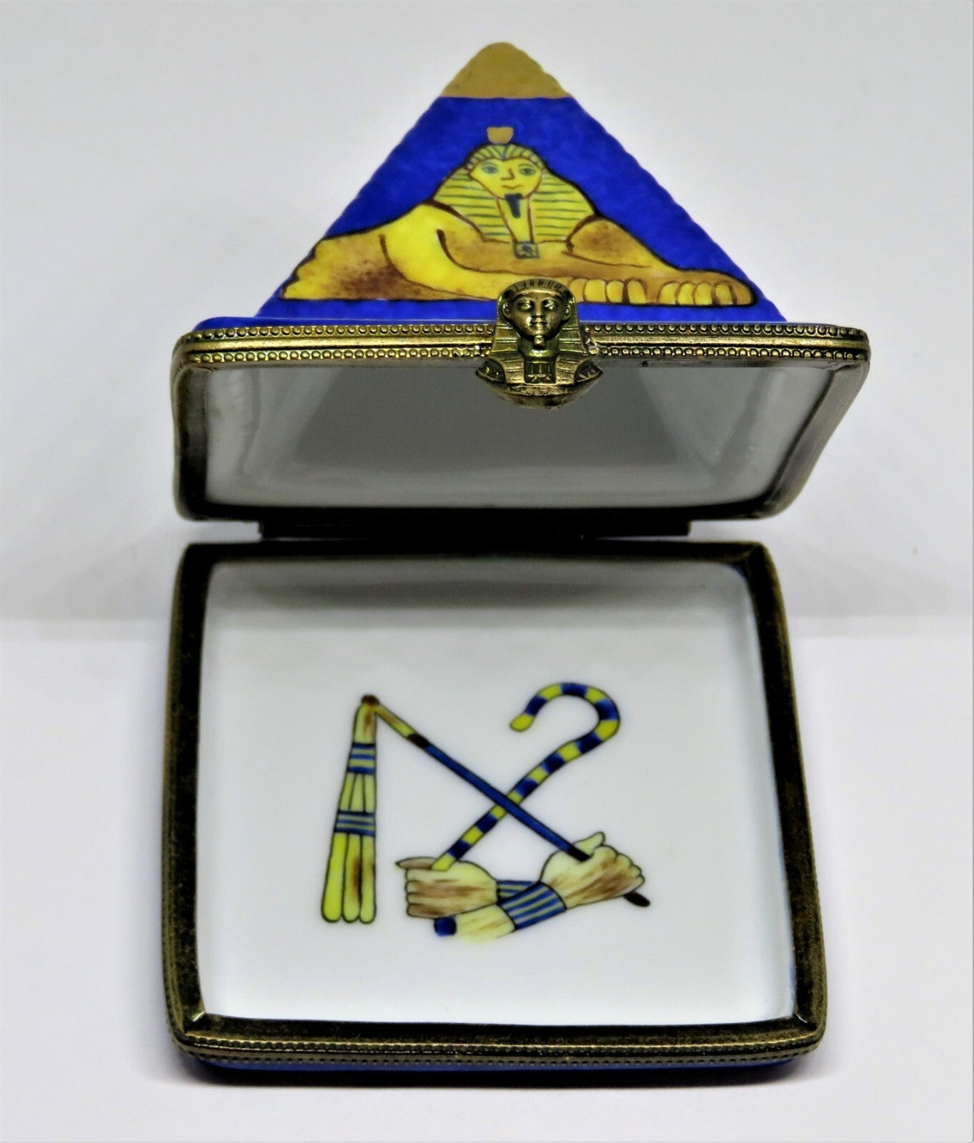 LIMOGES BOX- LUXOR EGYPTIAN PYRAMID - LAS VEGAS - SPHINX - PHARAOH - RARE