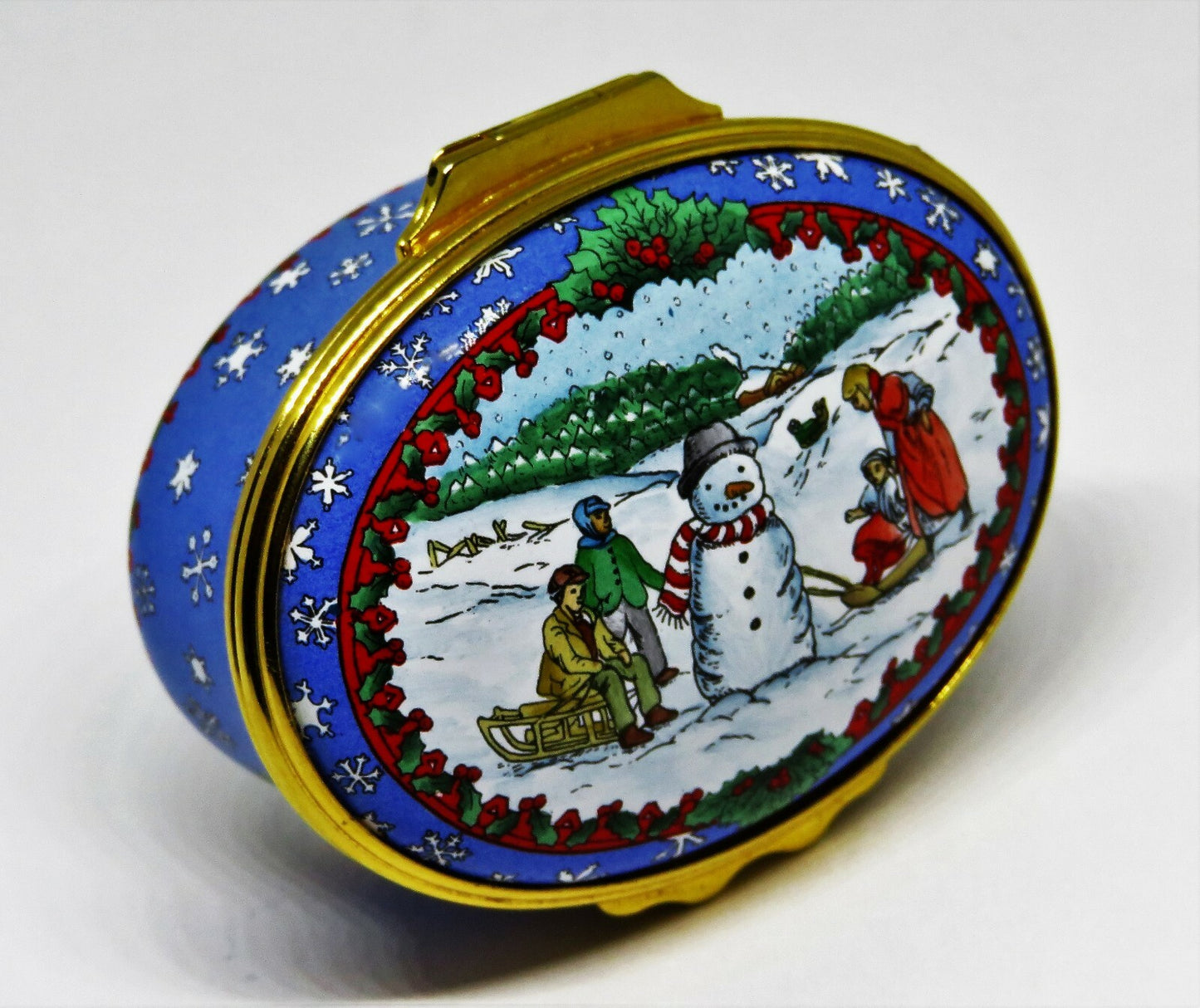 HALCYON DAYS ENAMEL BOX - CHRISTMAS SCENE - SNOWMAN & CHILDREN & SNOWFLAKES