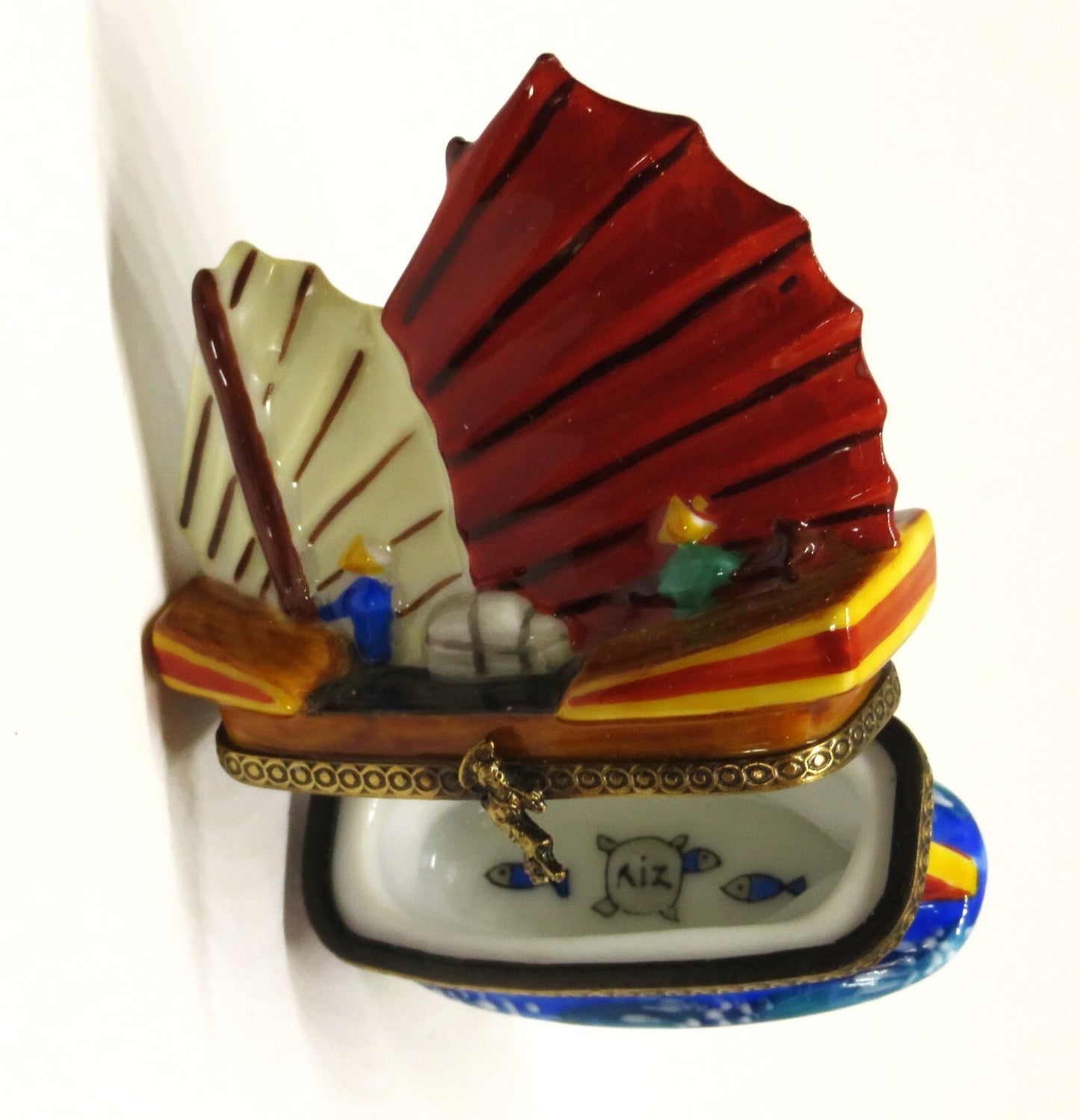 LIMOGES FRANCE BOX - CHANILLE - CHINESE JUNK BOAT - ASIAN SAILING SHIP - LE #140