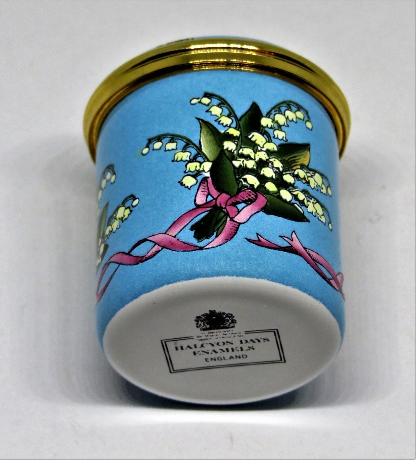 HALCYON DAYS ENAMEL BOX - BOUQUETS OF LILY OF THE VALLEY - FLOWERS - RIBBONS