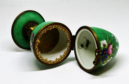 LIMOGES BOX - VIALARD - EASTER EGG ON A PEDESTAL - BOUQUET OF FLOWERS - "AS IS"