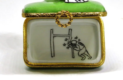 LIMOGES FRANCE BOX - ARTORIA - BULLDOG FOOTBALL PLAYER - SPORTS - LE - BULL DOG