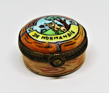 LIMOGES FRANCE BOX - CAMEMBERT  DE NORMANDIE CHEESE & COW - SUN FACE CLASP