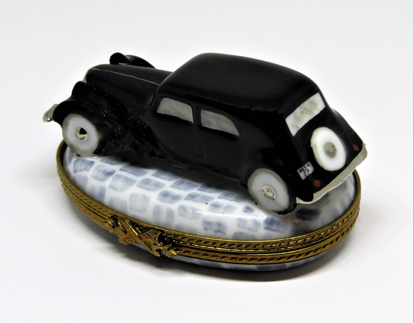 LIMOGES FRANCE BOX - ANTIQUE FRENCH CAR - BLACK 1934 CITROEN SEDAN - AUTOMOBILE