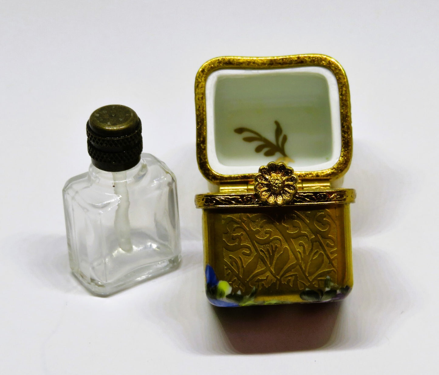LIMOGES BOX - SMALL GOLD INCRUSTATION CHEST & PERFUME BOTTLE - FLOWERS - ROSES