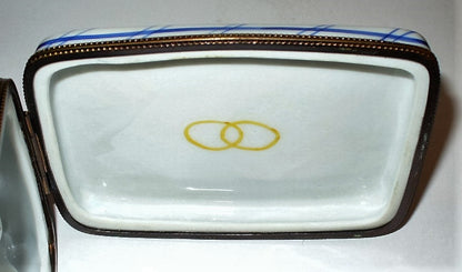 LIMOGES FRANCE BOX ~ ROCHARD ~ COUPLE IN BED ~ WEDDING RINGS INSIDE ~ANNIVERSARY