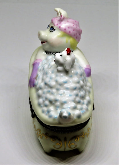 LIMOGES BOX- MISS PIGGY & DOG FOO-FOO IN A BUBBLE BATH - MUPPETS - SESAME STREET