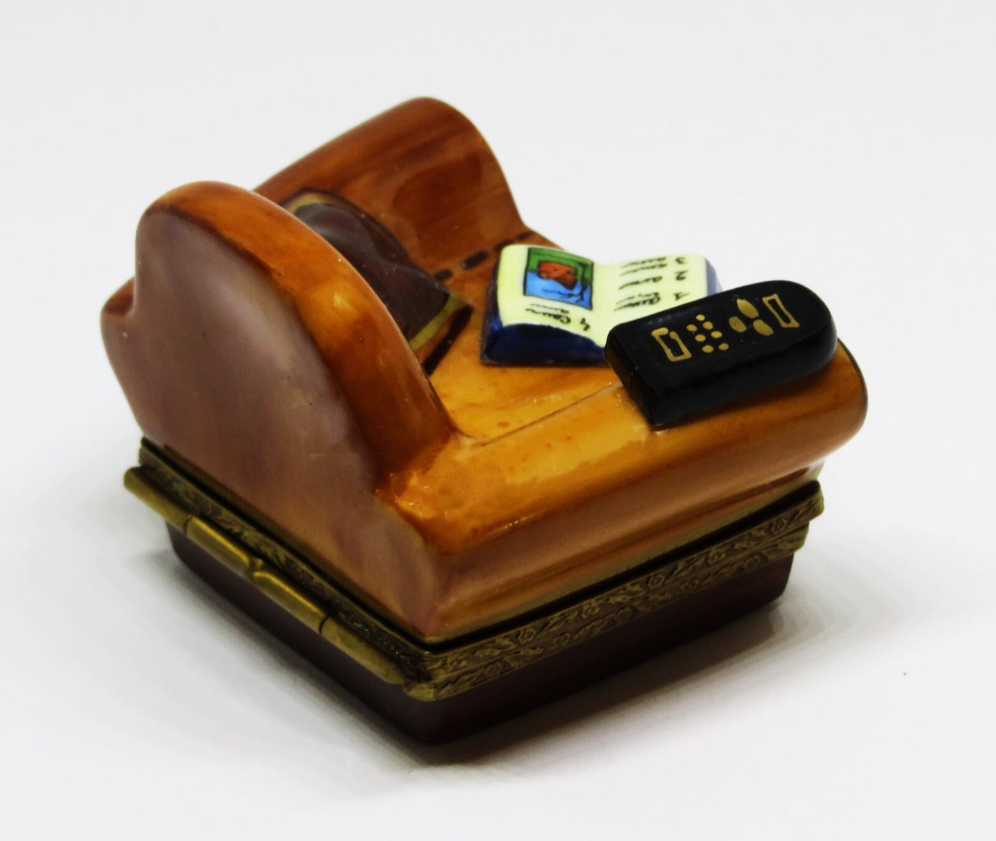 LIMOGES BOX -GR- MAN'S LEATHER EASY CHAIR -TV GUIDE & REMOTE CONTROL- EYEGLASSES