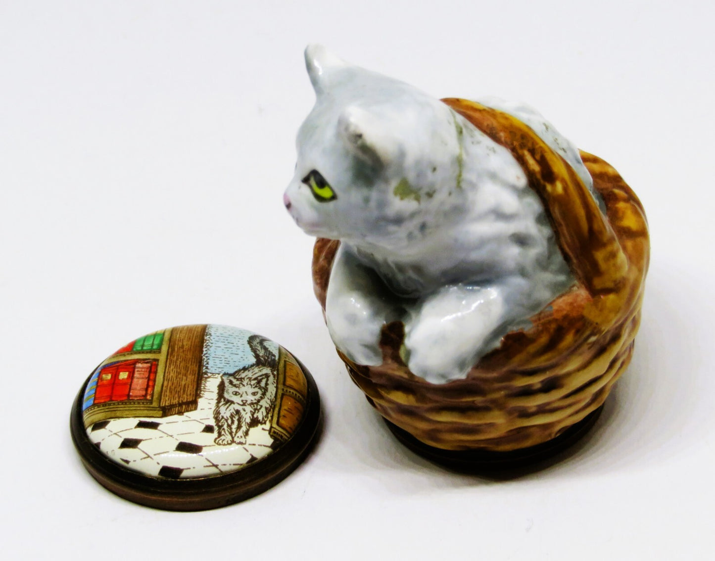 HALCYON DAYS ENGLISH ENAMEL BOX - KITTEN IN A WICKER BASKET BONBONNIERE - CAT