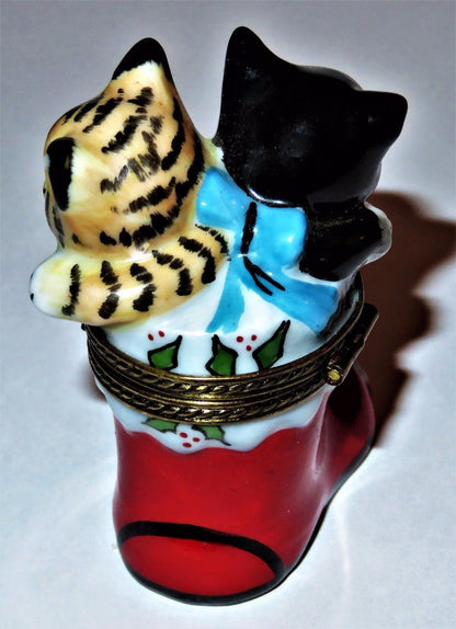 LIMOGES BOX - CHRISTMAS - SANTA CLAUS BOOT & KITTENS - CATS - HOLLY