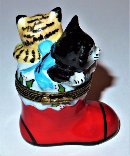 LIMOGES BOX - CHRISTMAS - SANTA CLAUS BOOT & KITTENS - CATS - HOLLY