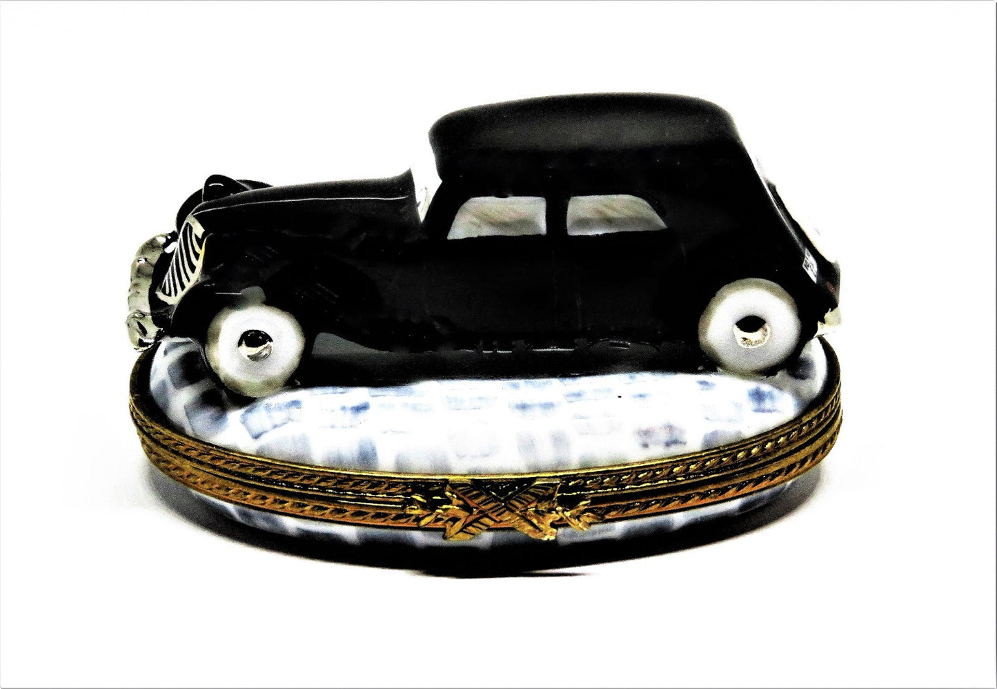 LIMOGES FRANCE BOX - ANTIQUE FRENCH CAR - BLACK 1934 CITROEN SEDAN - AUTOMOBILE