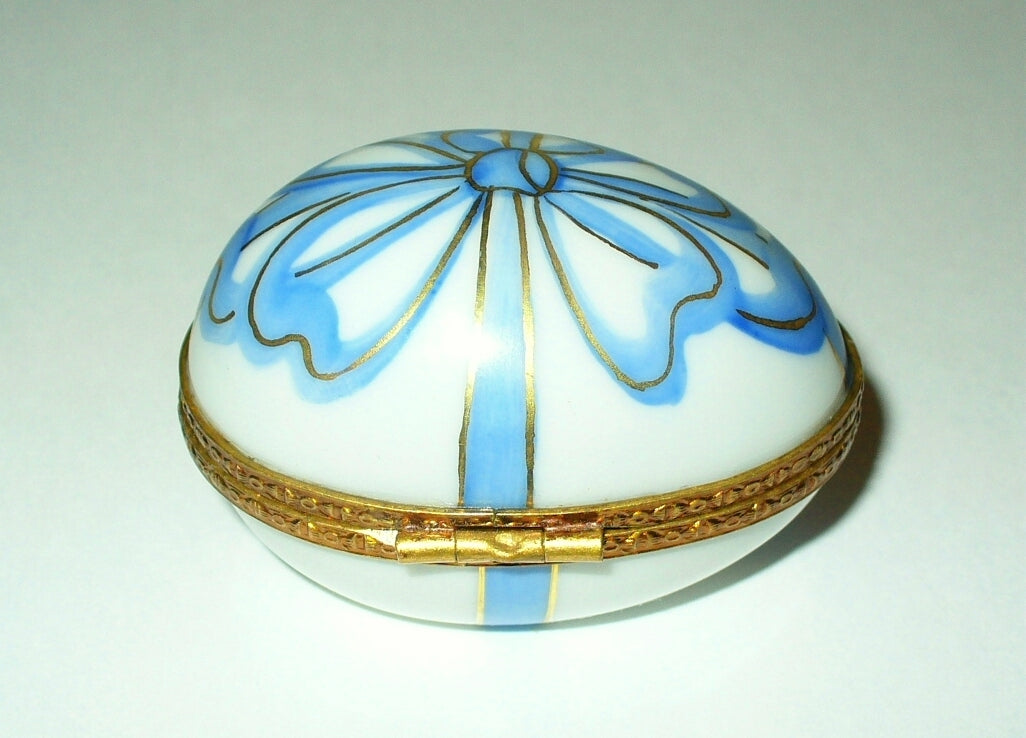 LIMOGES FRANCE BOX ~ EASTER EGG ~ BLUE & GOLD BOW ~ TOP SIGNED ~ PEINT MAIN
