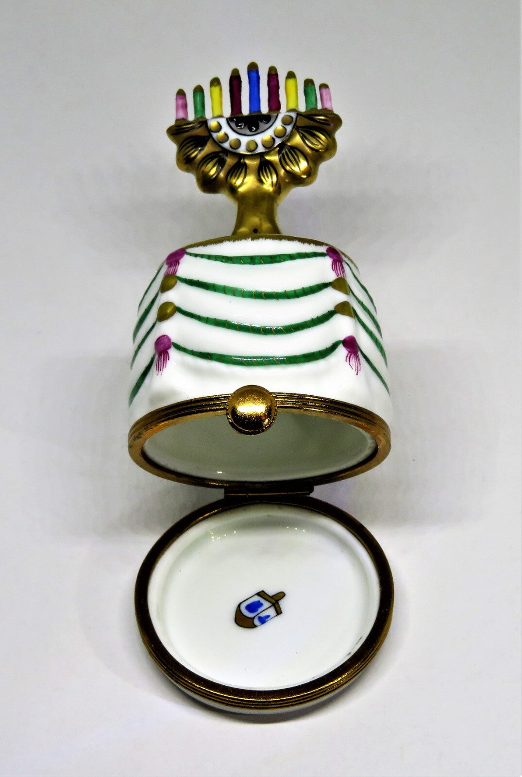 LIMOGES FRANCE BOX - PIERRE ARQUIE - HANUKKAH MENORAH ON A TABLE - JUDAICA - LE