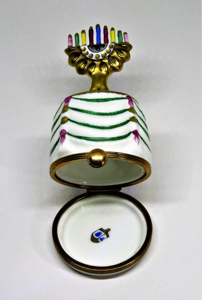 LIMOGES FRANCE BOX - PIERRE ARQUIE - HANUKKAH MENORAH ON A TABLE - JUDAICA - LE