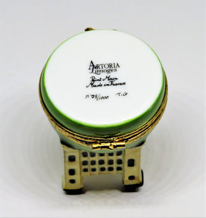 LIMOGES FRANCE BOX - ARTORIA - TOWER OF LONDON & BRITISH FLAG - ENGLAND - LE