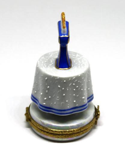 LIMOGES FRANCE BOX ~ JUDAICA ~ MENORAH ON A TABLE ~ HANUKKAH ~ JEWISH STAR