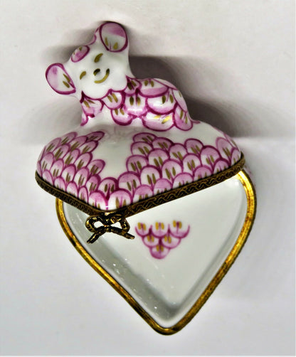 LIMOGES FRANCE BOX - HEREND STYLE RASPBERRY FISHNET MOUSE ON A HEART - FISH NET