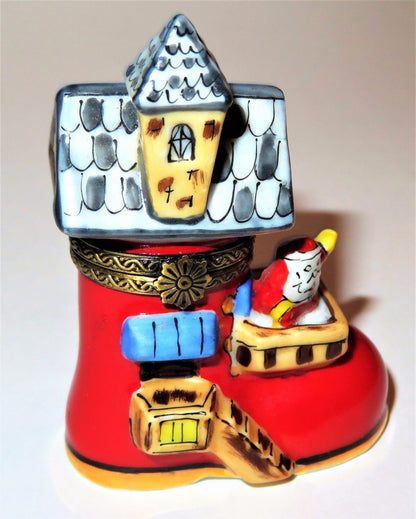 LIMOGES FRANCE BOX ~CHRISTMAS~ SANTA CLAUS WAVING FROM A BOOT HOUSE ~ PEINT MAIN