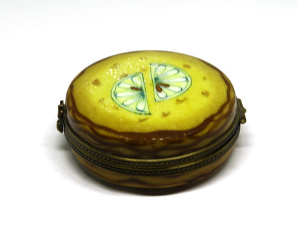 LIMOGES BOX ~EXIMIOUS~ LEMON TART & POWDERED SUGAR ~DESSERT~ PASTRY ~PEINT MAIN
