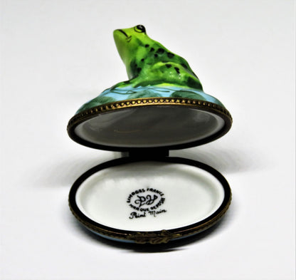 LIMOGES FRANCE BOX - PARRY-VIEILLE - VINTAGE FROG IN A POND - LILY PADS