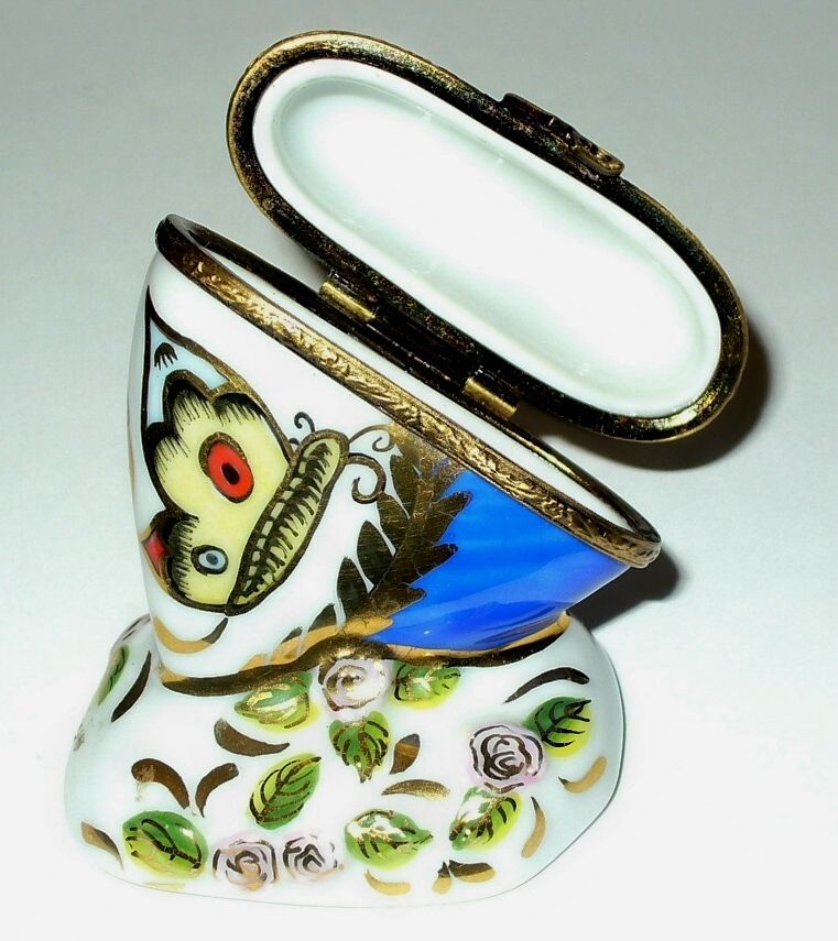 LIMOGES FRANCE BOX~ CHAMART ~ LEANING HEART ~ FLOWERS & BUTTERFLY ~ ANNIVERSARY