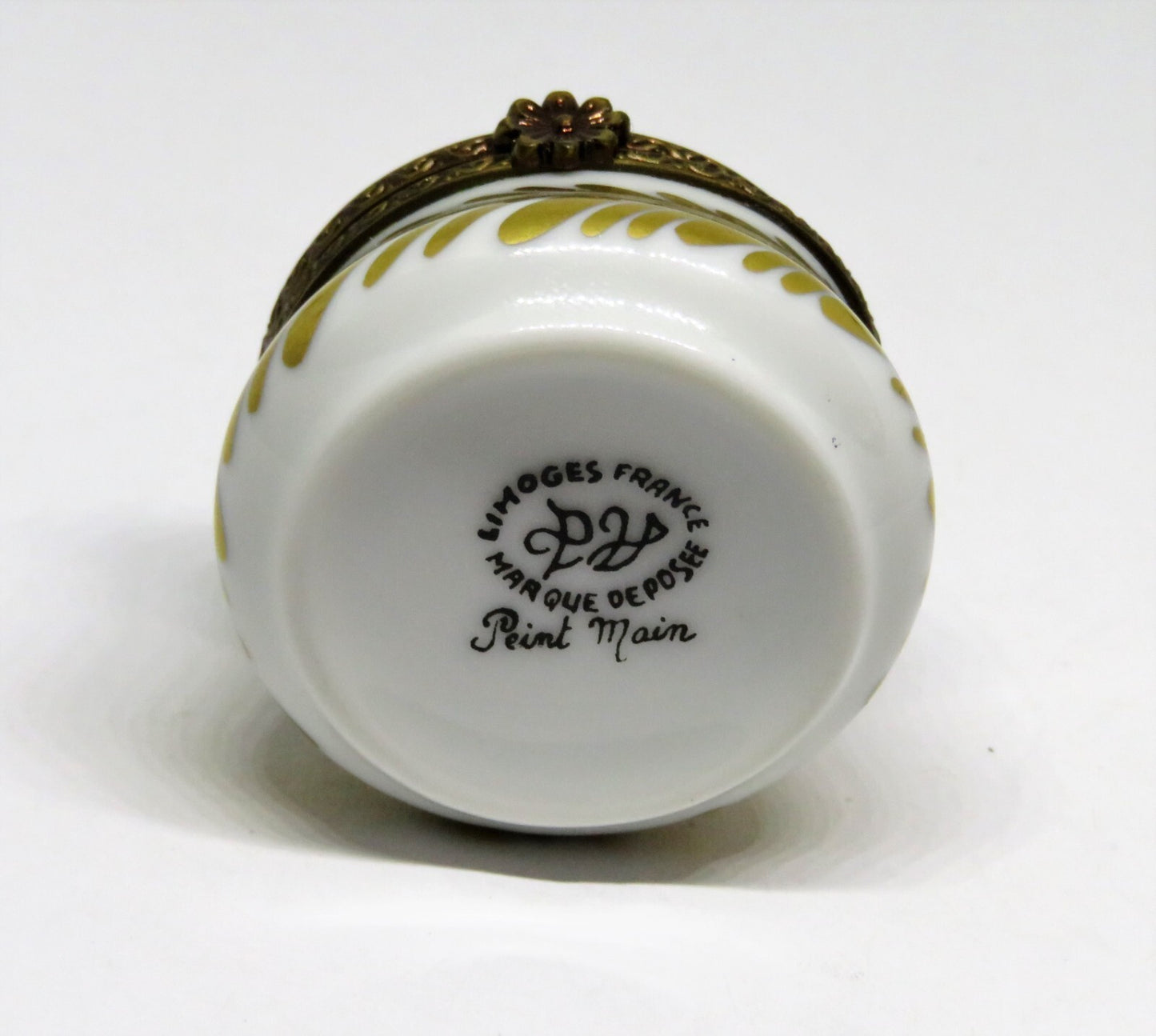 LIMOGES BOX -PARRY-VIEILLE- VINTAGE FROG & PINK LILY FLOWER - GOLD LEAVES