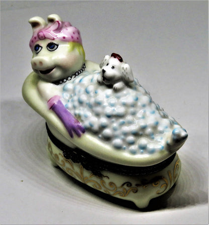 LIMOGES BOX- MISS PIGGY & DOG FOO-FOO IN A BUBBLE BATH - MUPPETS - SESAME STREET