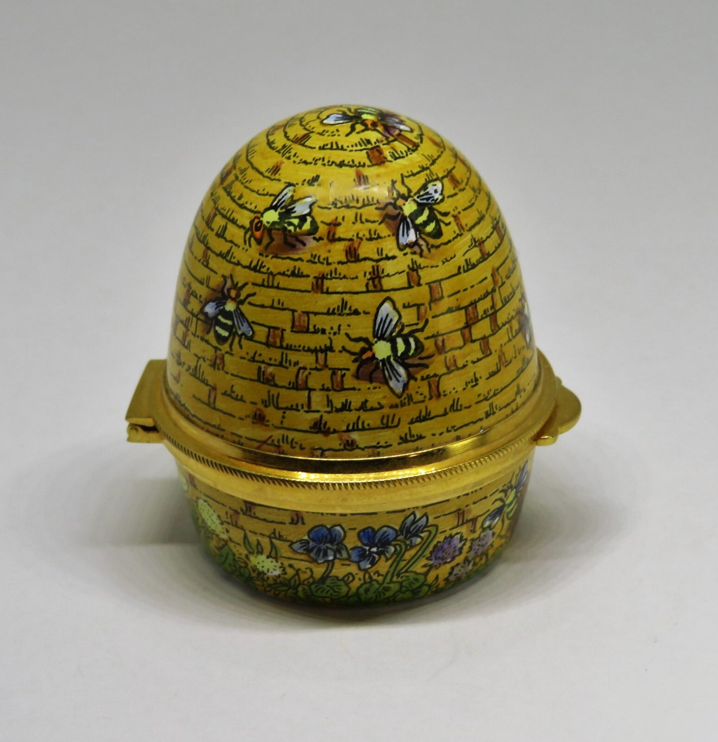 STAFFORDSHIRE ENGLISH ENAMEL BOX - VINTAGE BEEHIVE - BEE HIVE - BEES & FLOWERS