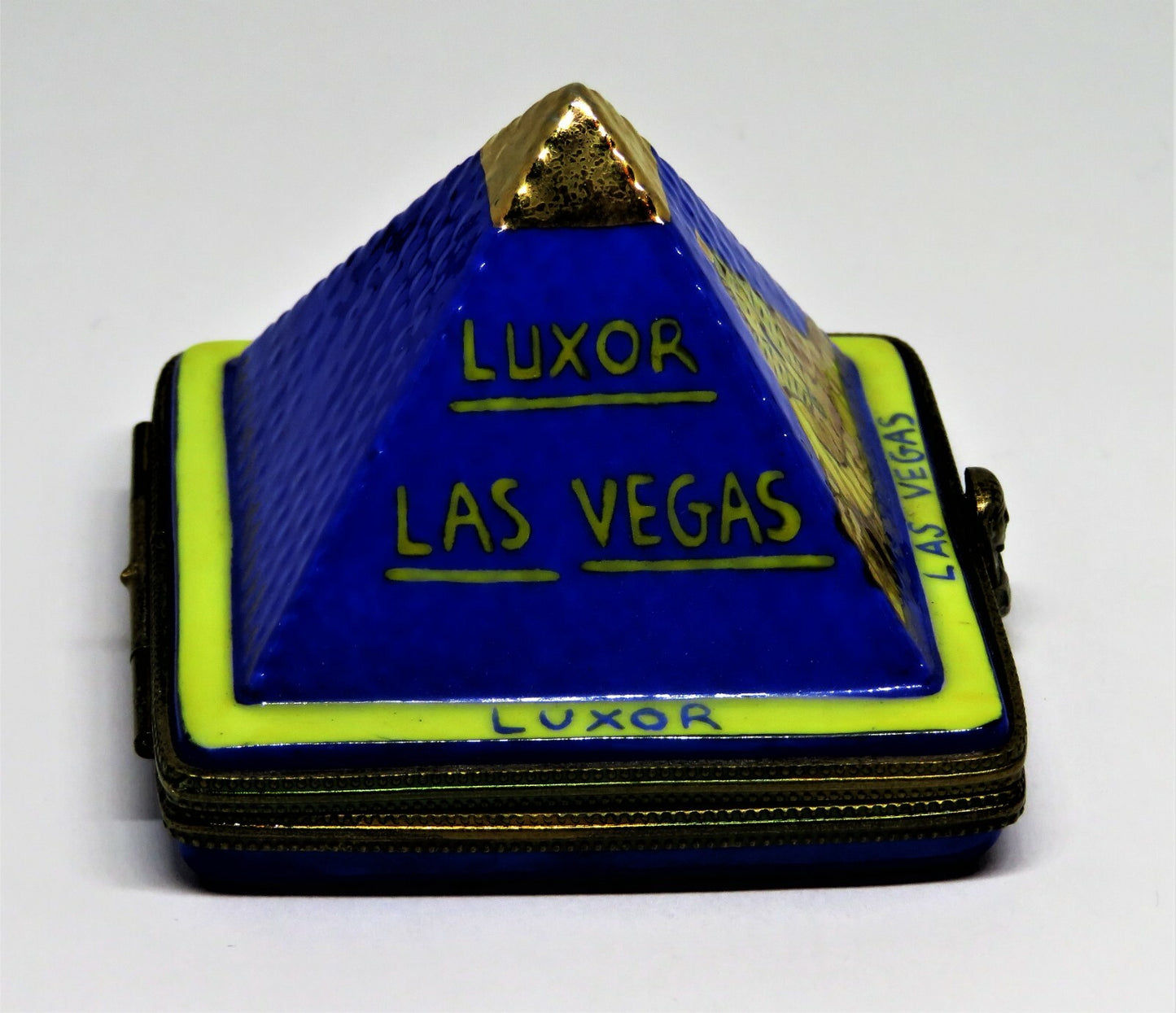 LIMOGES BOX- LUXOR EGYPTIAN PYRAMID - LAS VEGAS - SPHINX - PHARAOH - RARE