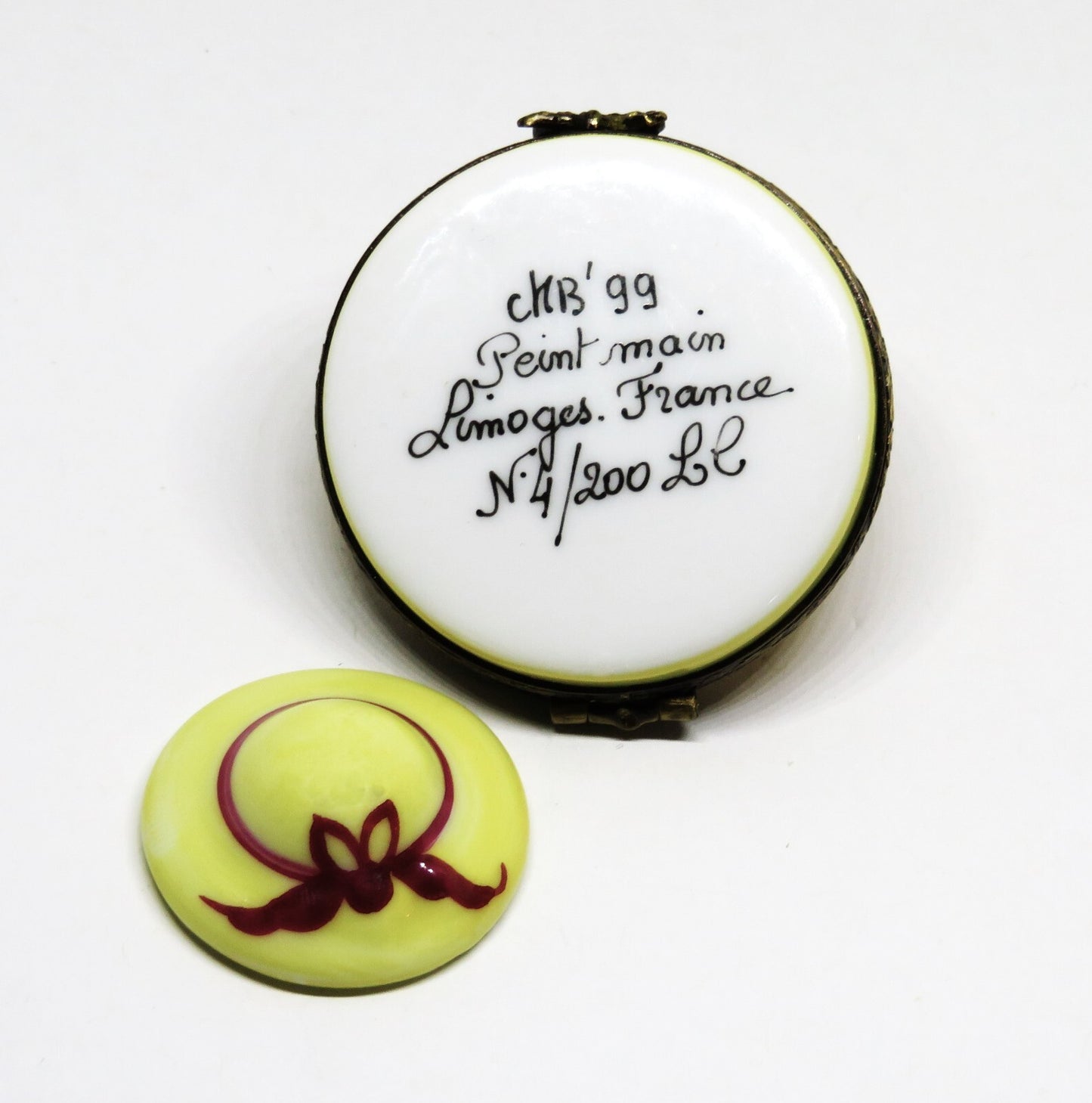 LIMOGES FRANCE BOX- 'STRAW' GARDENING HAT & REMOVABLE HAT INSIDE - SUMMER BONNET