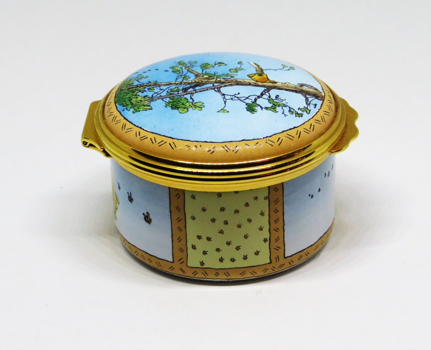 HALCYON DAYS ENAMEL BOX - WINNIE THE POOH - DISNEY - HOW A BEAR LIKES HONEY!