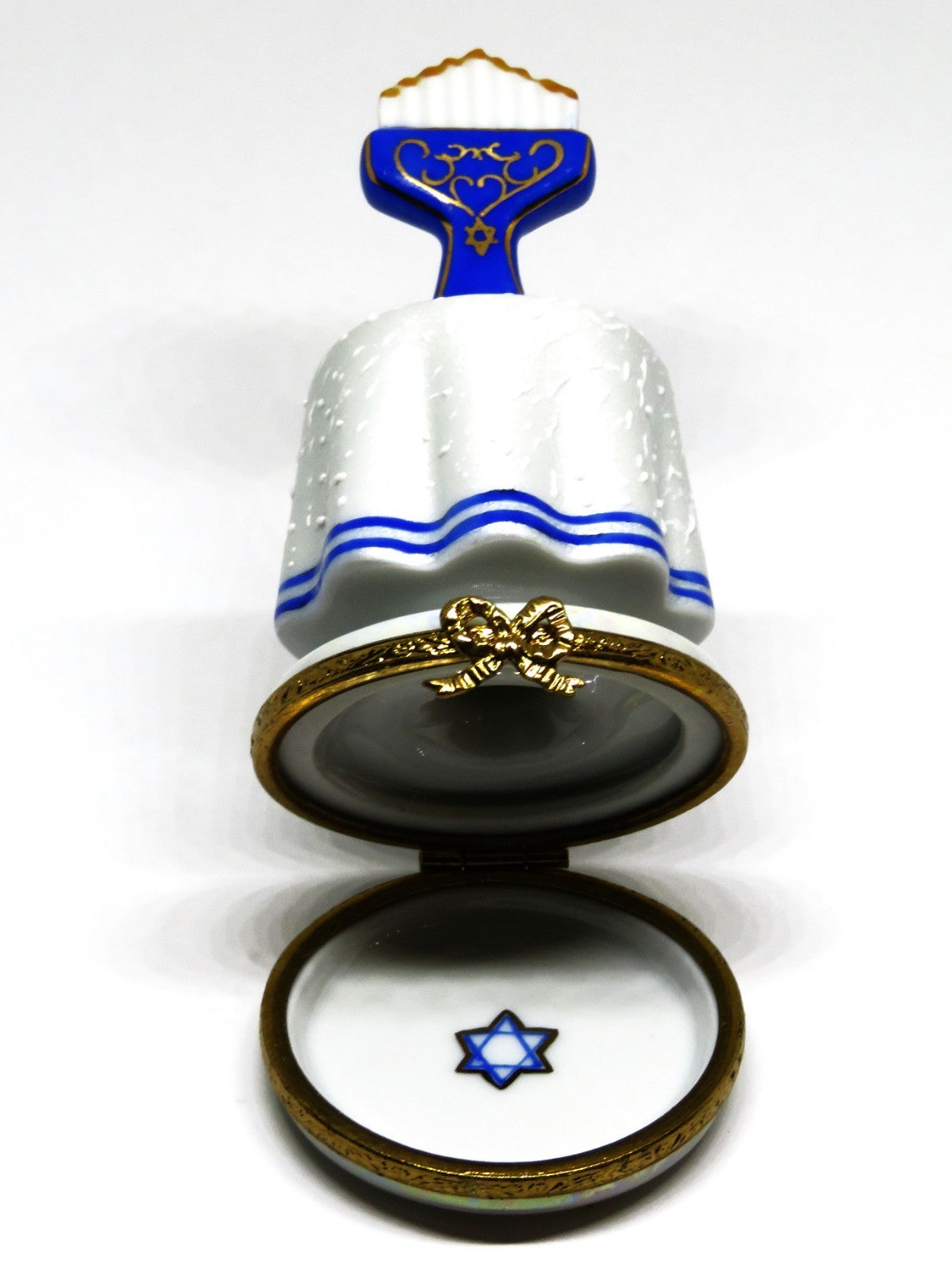LIMOGES FRANCE BOX ~ JUDAICA ~ MENORAH ON A TABLE ~ HANUKKAH ~ JEWISH STAR
